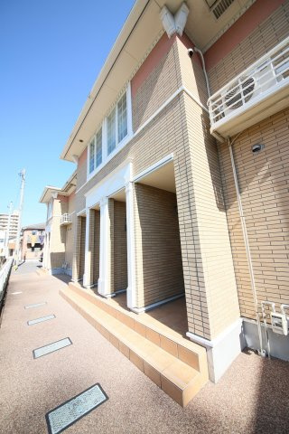 プリートカーサ鶴来Ⅱの外観