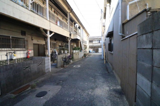 【前面道路含む現地写真】