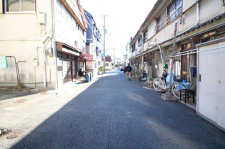 【前面道路含む現地写真】