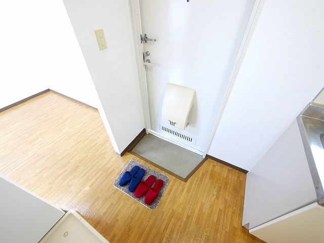 ハイツてんがいAの玄関