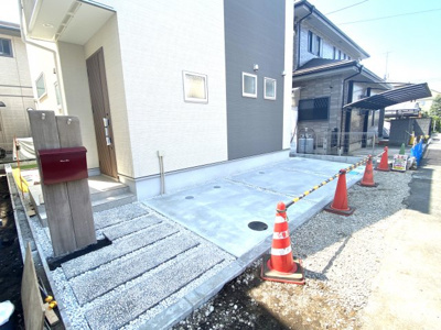 【外観】 | コロナに負けるな！！大幅値下【売主】湘南台小学区　新築分譲2棟　最終1棟 | 駐車場部分です。車・自転車が置けます。