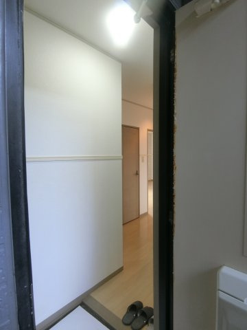 プリムローズⅢA棟の玄関