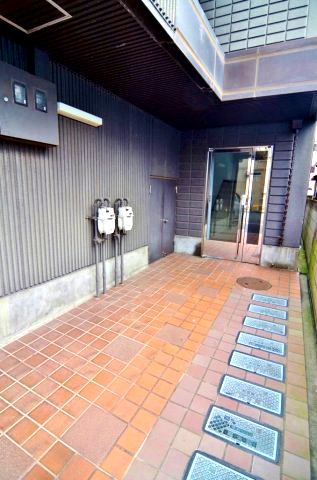 大関ビルのエントランス