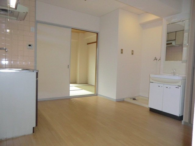 日誠マンションの居間・リビング