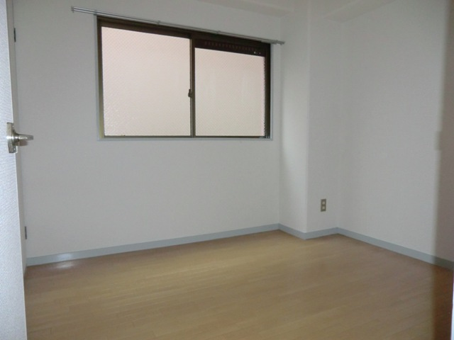 日誠マンションの洋室