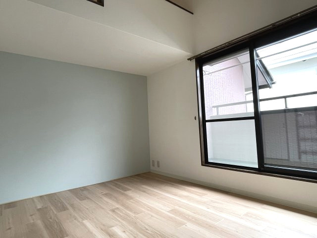 プラージュ打出小槌の洋室|アクセントクロスに注目です