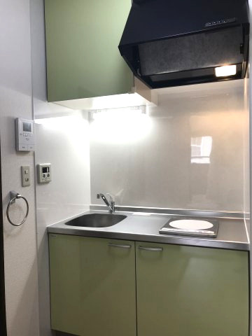 プラージュ打出小槌のキッチン|安心の電気コンロです