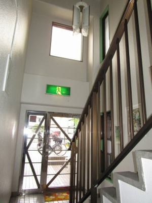 【その他共用部分】 | グリーンビル | エントランス内も開放的です。