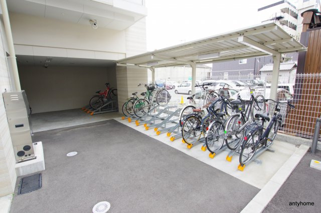 スプランディッド三国2の駐車場