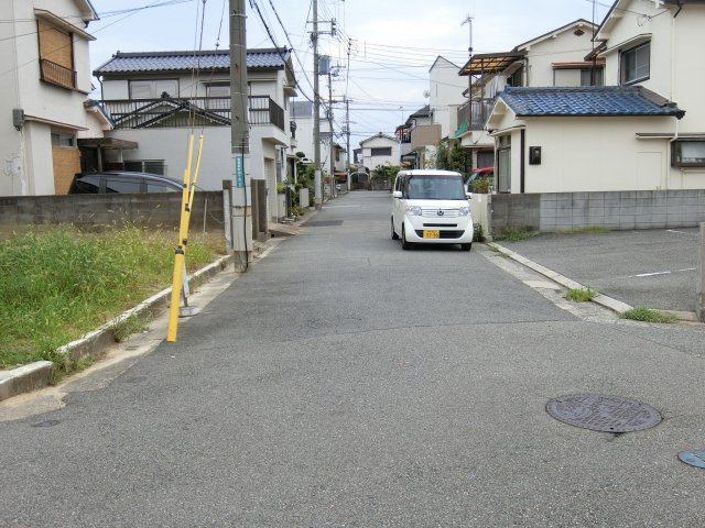 明石市朝霧南町4丁目　新築戸建の前面道路含む現地写真|前面道路広いです
