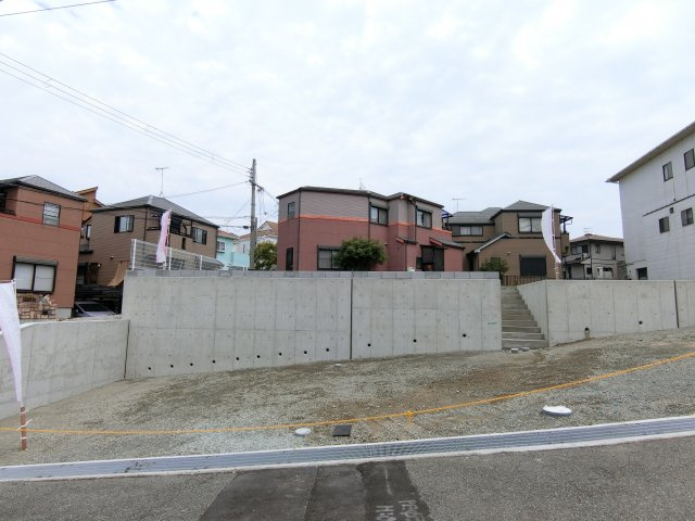 明石市太寺天王町第1　1号棟　新築戸建の前面道路含む現地写真|駐車場スペース3～４台は駐車可能ですね
