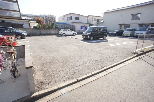 グリーンエシカルの駐車場|★敷地内駐車場完備