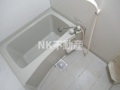 【浴室】 | カーサ・ジュネスB | 落ち着いた空間のお風呂です