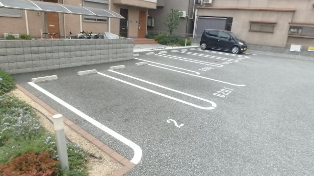 MASTCOURT新野辺Bの駐車場