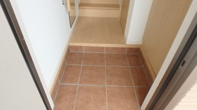 MASTCOURT新野辺Bの玄関