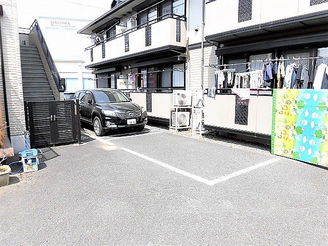 コートビレッジＭの駐車場