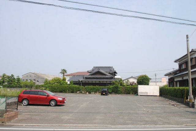 アイビーコート弐番館の駐車場