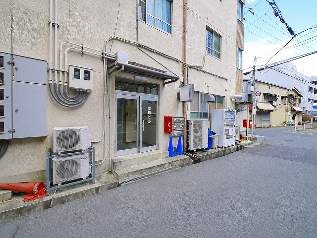 本町ビルの周辺