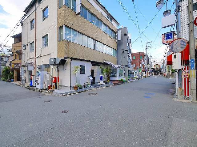本町ビルの周辺