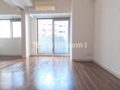 【居間・リビング】 | プレサンス中之島公園アティレ | ゆったりとしたリビングです