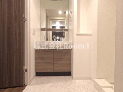 【洗面所】 | プレサンス中之島公園アティレ | スペースが確保できる洗面所です