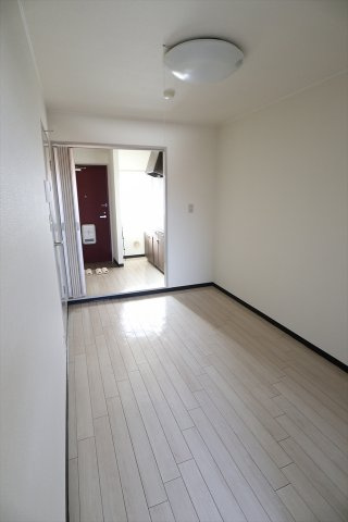 ラ・ポール宮川Ｂの居間・リビング