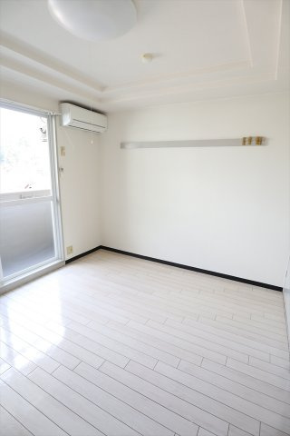 ラ・ポール宮川Ｂの洋室