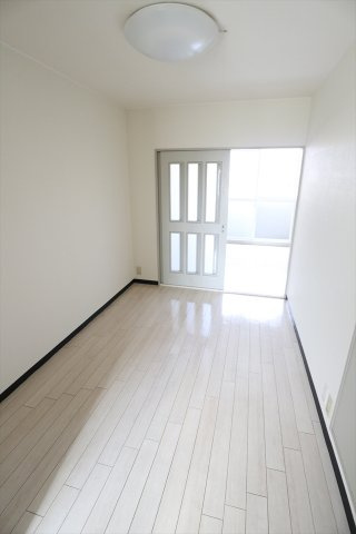 ラ・ポール宮川Ｂの居間・リビング