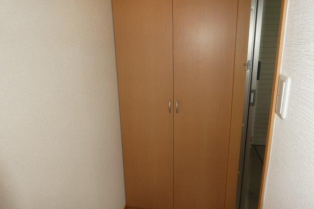 倉敷市水江のアパートの内装|シューズボックス