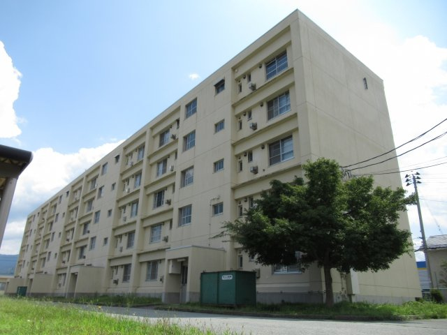 ビレッジハウス吉原1号棟の外観