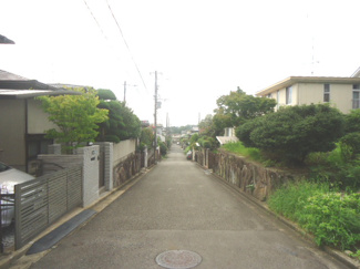 【前面道路含む現地写真】