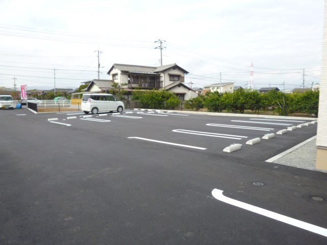 フェリーチェＭＫ　ＰａｒｔⅡの駐車場