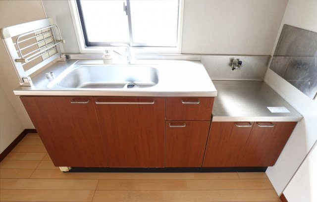 クレルバリュージュB棟のキッチン|※参考画像(202号室)