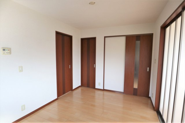 クレルバリュージュB棟の居間・リビング|※参考画像(202号室)