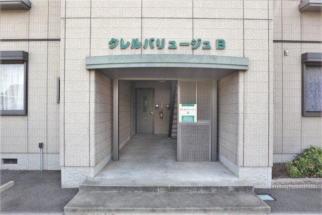 クレルバリュージュB棟のエントランス