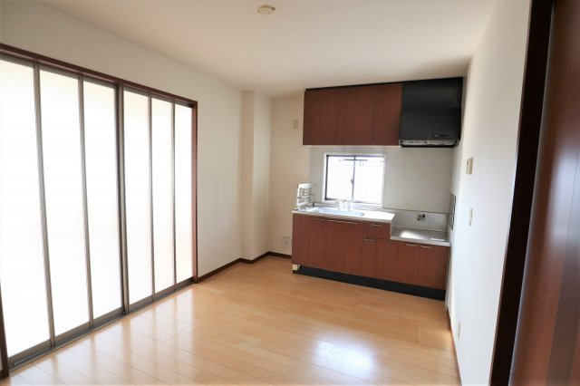 クレルバリュージュB棟の居間・リビング|※参考画像(202号室)