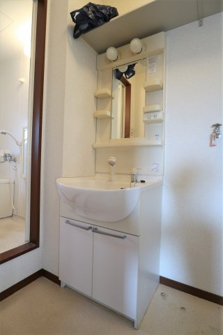 クレルバリュージュB棟の洗面所|※参考画像(202号室)