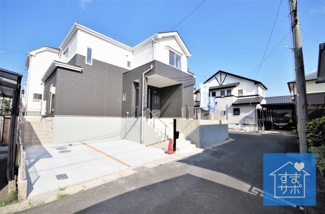 【外観】 | 1号棟　現地（2019年8月）撮影
堂々完成しました！即入居可♪
敷地面積151.86㎡（45.93坪）。
駐車並列2台可能。