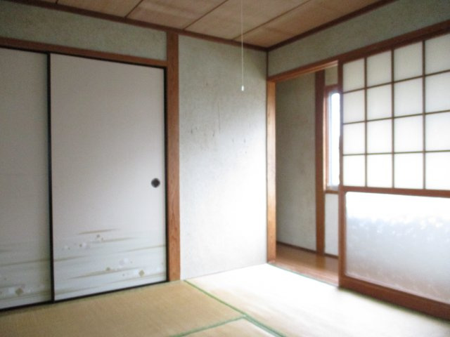 菜畑アパートの和室