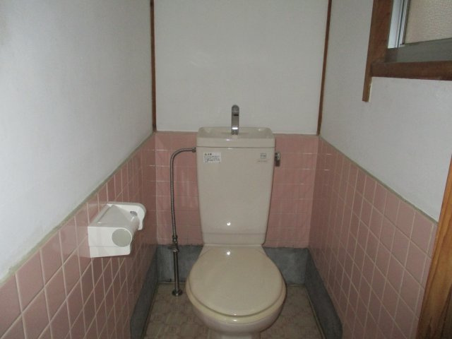 菜畑アパートのトイレ