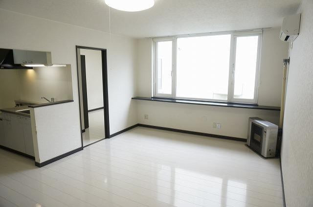 カルナの居間・リビング