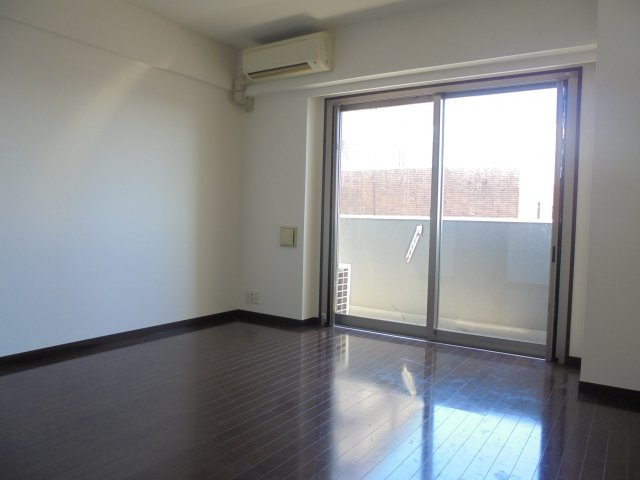 エスポワール本八幡の洋室