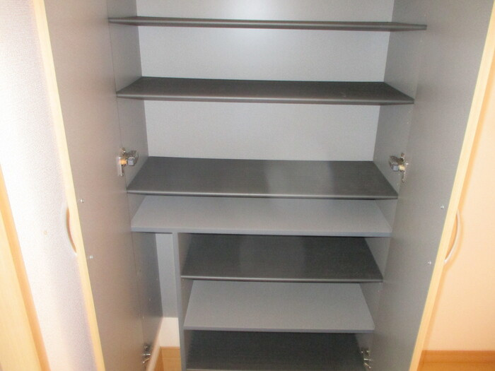 ラ・レアール・パスの玄関