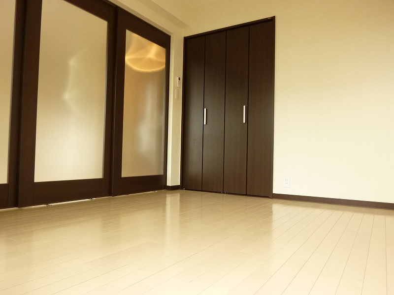 レークス大阪城EASTの洋室