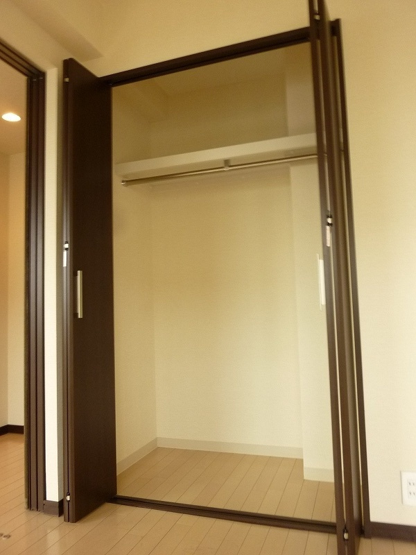 レークス大阪城EASTの収納