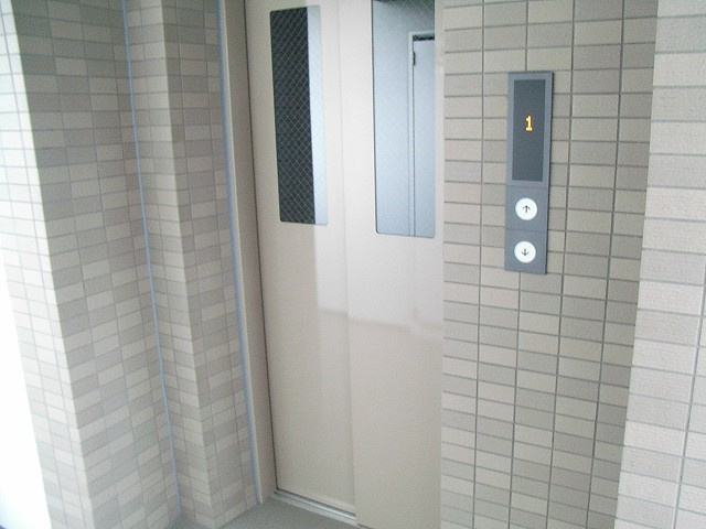 レークス大阪城EASTの設備|エレベーター