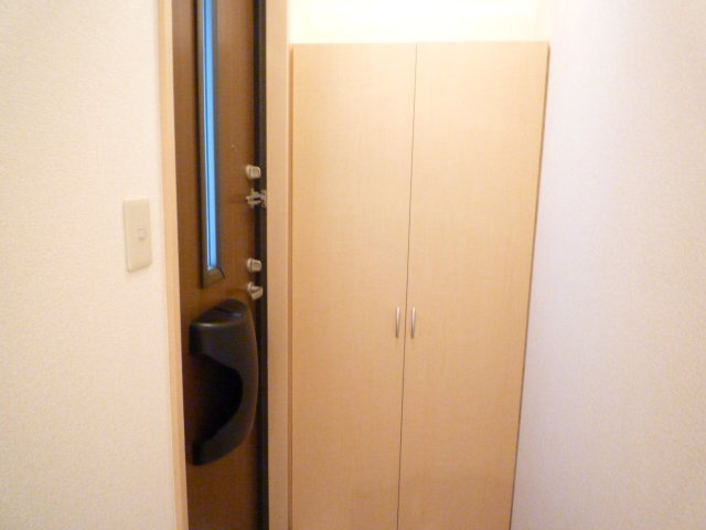 サンロイヤルの玄関