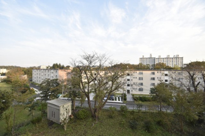 【展望】 | 竹山団地1702号棟 | 物件からの眺望です。
緑が多く、癒されます。