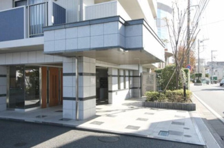 【エントランス】 | JR南武線「久地」駅徒歩15分、東急田園都市線「高津」駅徒歩20分！