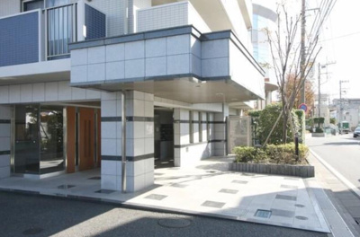 【エントランス】 | リステージ多摩川 | JR南武線「久地」駅徒歩15分、東急田園都市線「高津」駅徒歩20分！